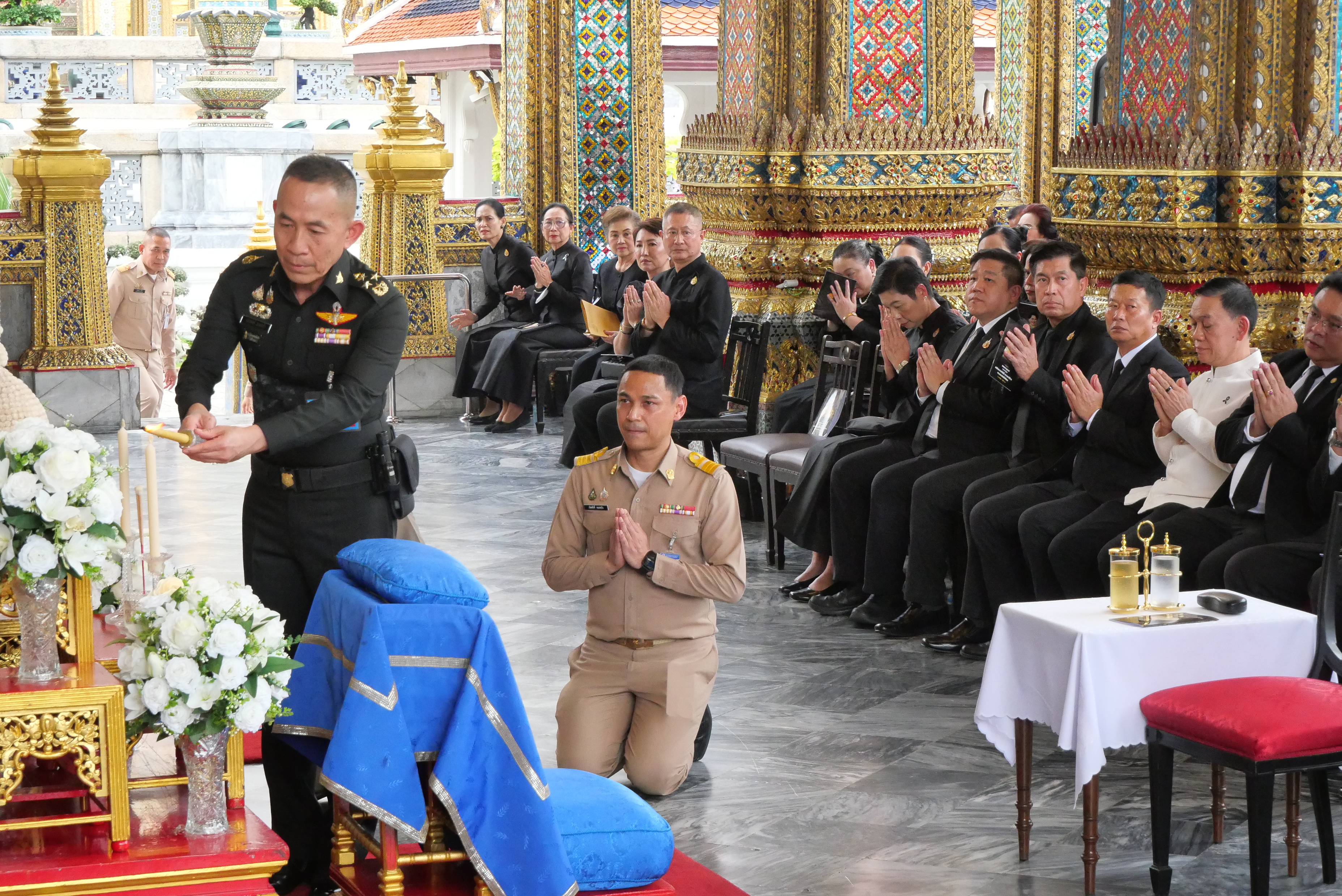 title - ส.ป.ก. ร่วมพิธีสวดพระพุทธมนต์ และเจริญจิตตภาวนาอุทิศถวายพระราชกุศลแด่ สมเด็จพระนางเจ้าสิริกิติ์ พระบรมราชินีนาถ พระบรมราชชนนีพันปีหลวง ณ พระอุโบสถวัดพระศรีรัตนศาสดาราม